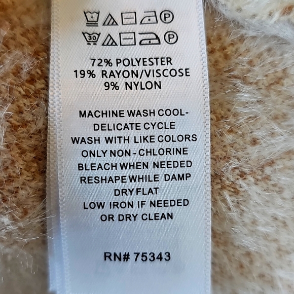 Sweater - Picture 13 of 16